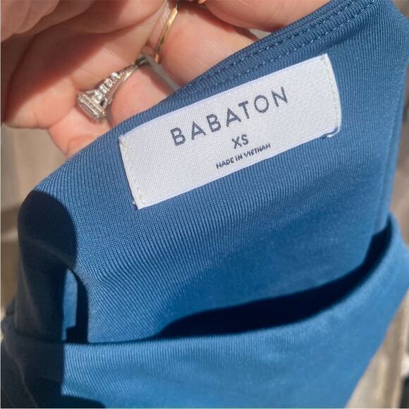 Aritzia Babaton Contour Squareneck Longsleeve Bodysuit size medium in blue - Picture 6 of 8